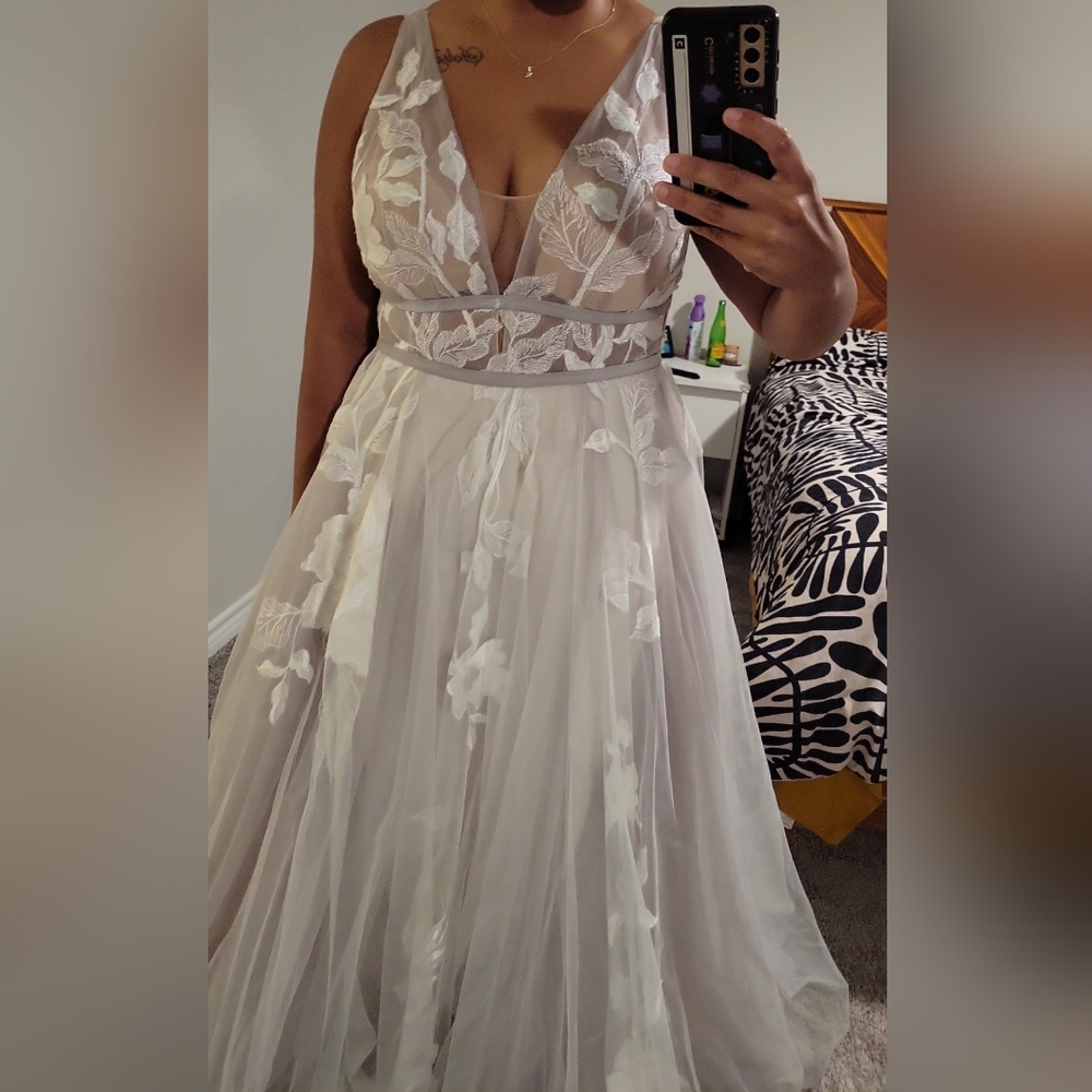 Galatea Willowby by Watters size 10